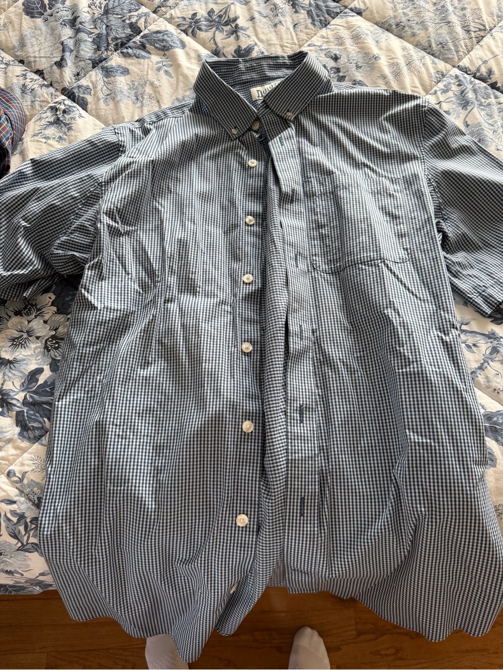 Duluth Trading Co. shirt and shorts bundle